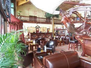 Hotel Nigloland 4*