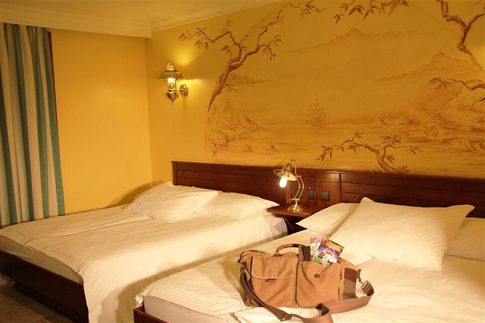 Hotel Nigloland 4*